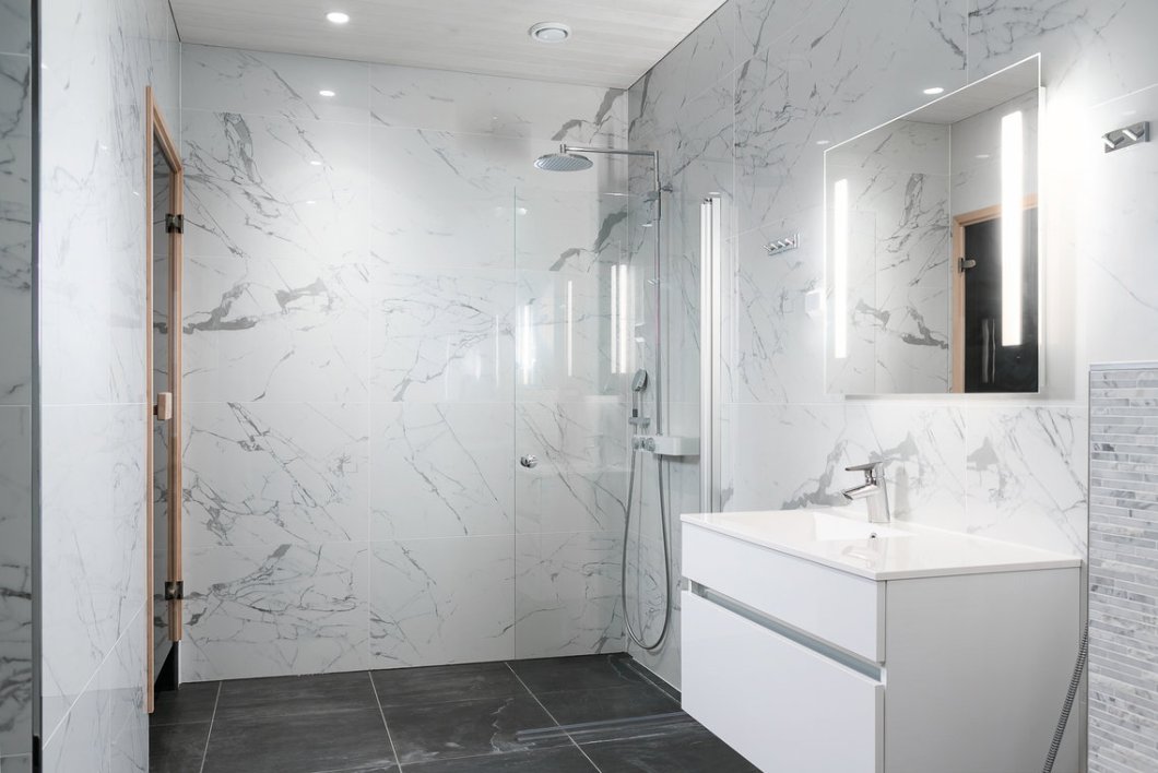 kylpyhuone-marmorilaatat-marmori